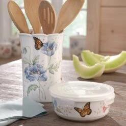 Lenox Butterfly Meadow Serve & Store Container -Lenox Shop 824646 w1 1f8d84a7 4508 4e45 80aa b24c808df6b1