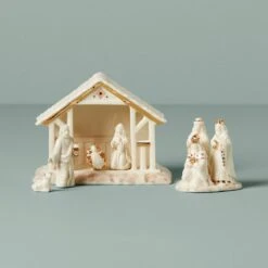 Lenox Mistletoe Park 6-Piece Manger Set