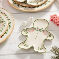 Lenox Holiday Gingerbread Man Accent Plate -Lenox Shop 887060 w1 769f078b 63b8 4c7a b4a0 47be2ebb8000
