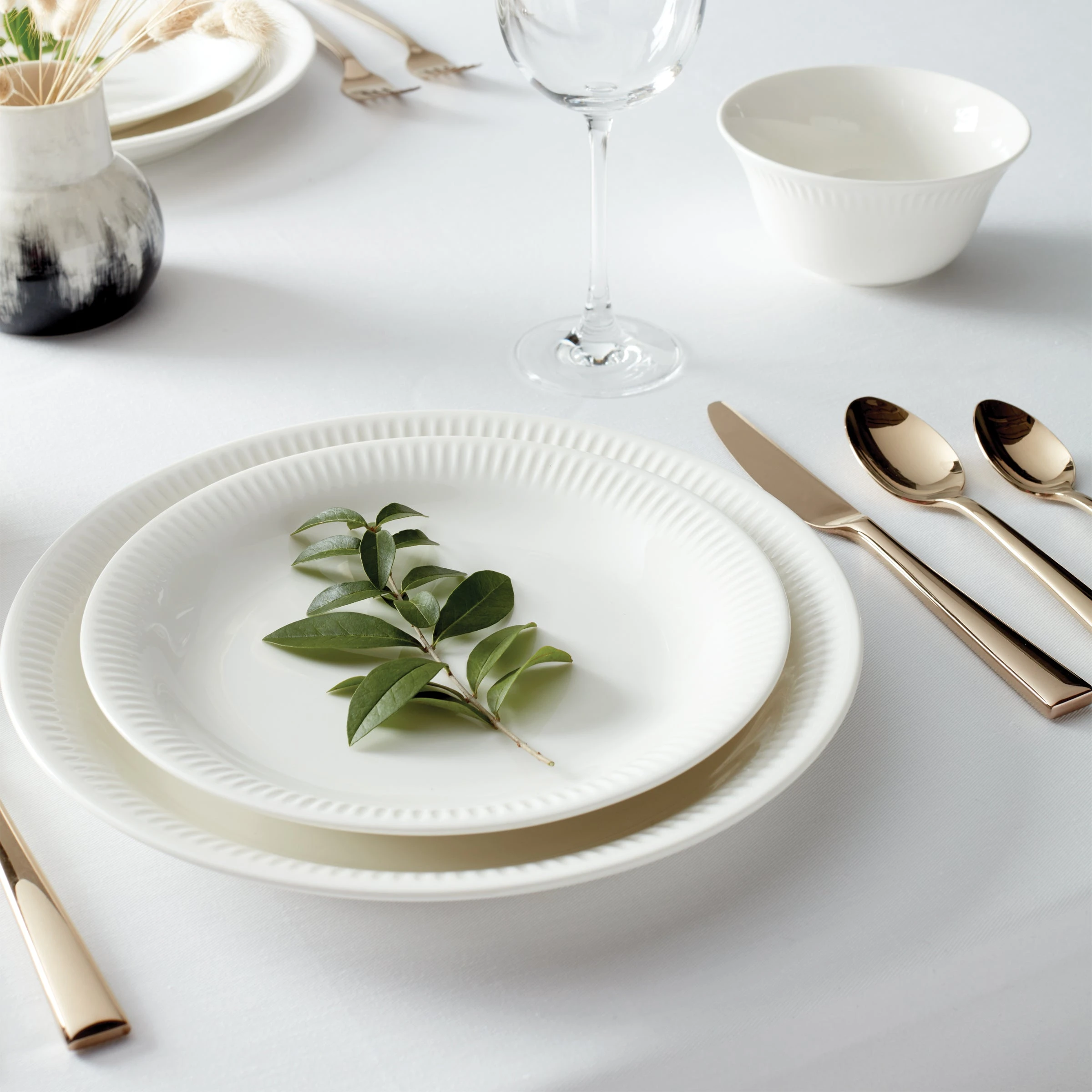 Lenox Profile White Porcelain 4-Piece Dinner Plate Set 6 Lenox Profile White Porcelain 4-Piece Dinner Plate Set - Image 4