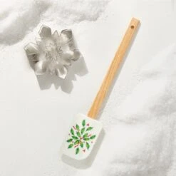 Lenox Holiday Spatula With Snowflake Cookie Cutter 7 Lenox Holiday Spatula With Snowflake Cookie Cutter -Lenox Shop 893496 LHOL 22 FEA 1