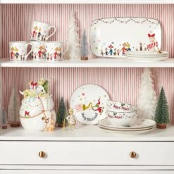 Lenox Merry Grinchmas 12-Piece Dinnerware Set 7 Lenox Merry Grinchmas 12-Piece Dinnerware Set -Lenox Shop 895054 894450 895921 895051 895052 894079 893073 LHOL 23 GRINCH FEA 1 d6ed6c3f b039 4c4f b1d4 1fc920c7f3bc