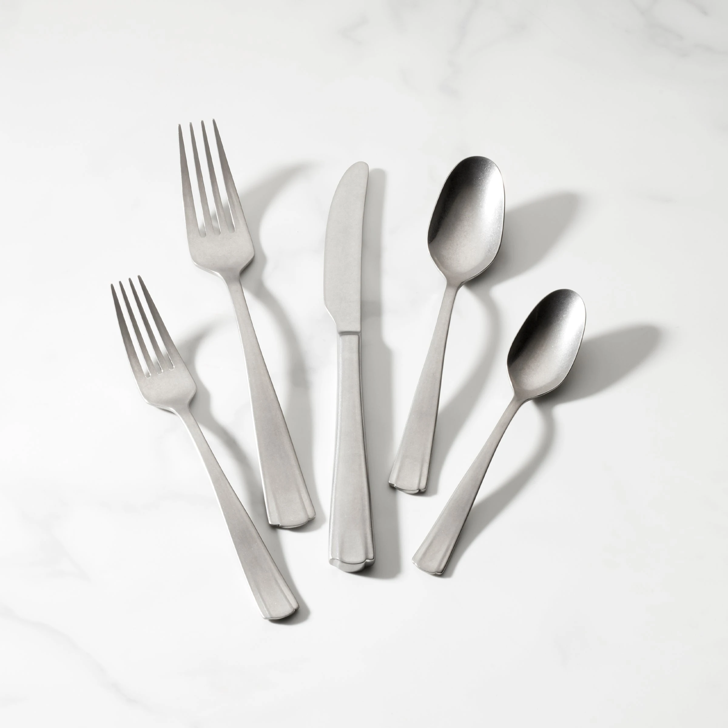 Lenox French Perle Scallop 65-Piece Flatware Set 3 Lenox French Perle Scallop 65-Piece Flatware Set